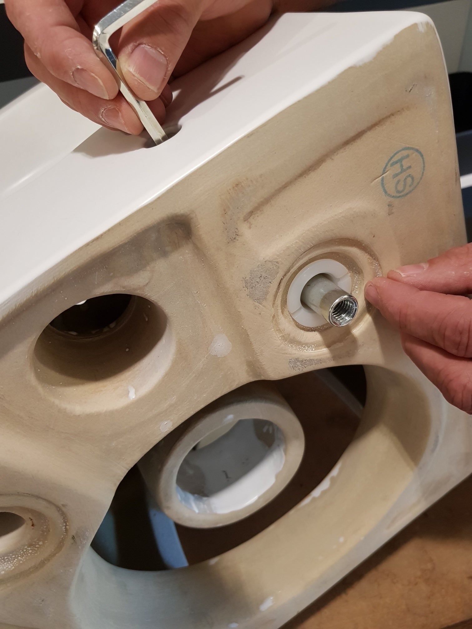 Royal-Gold 49 || Luxe Wandcloset zonder Spoelrand || Goud