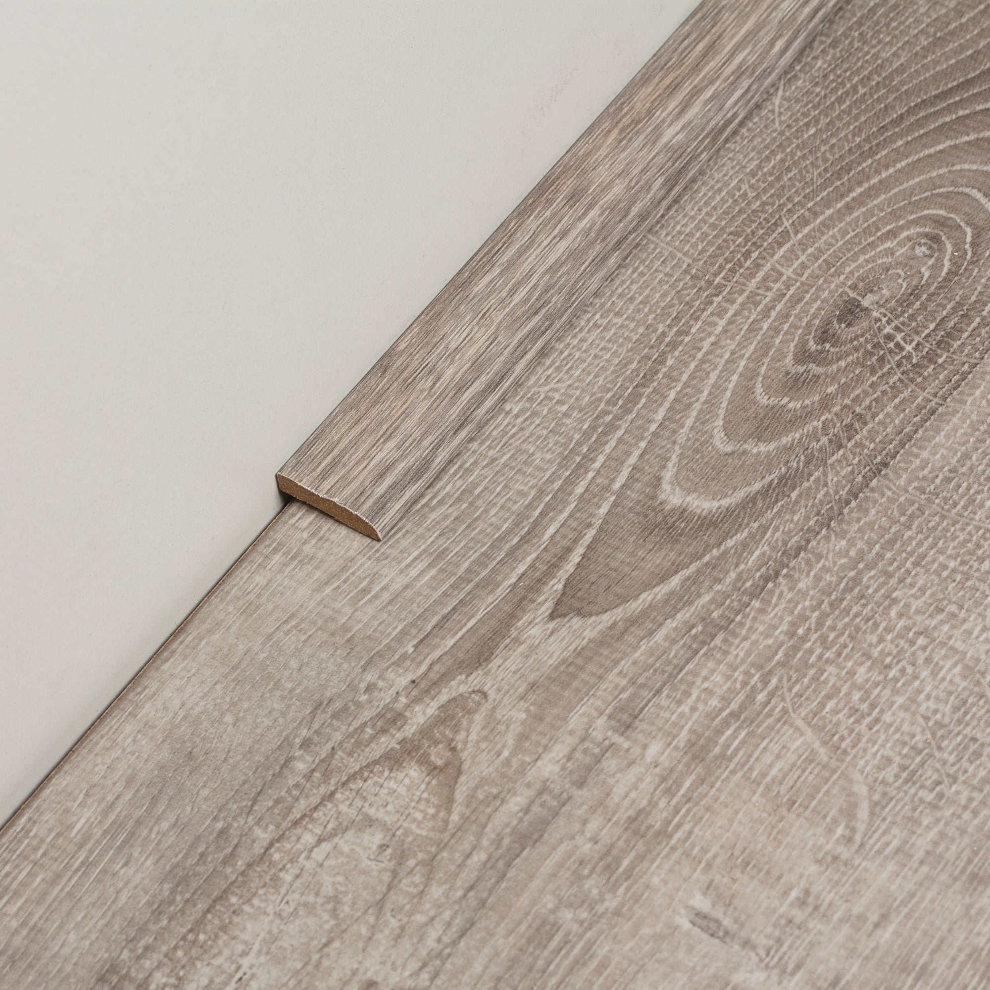 Bijbehorende Plakplint | 24x5 mm - 240 cm | Gefolied Diverse Kleuren